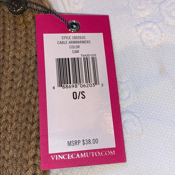 VINCE CAMUTO CABLE ARM WARMERS NWT - Picture 7 of 8